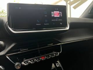 PEUGEOT 2008 usata, con Luci diurne LED