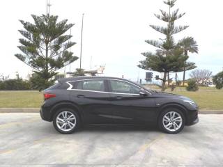 INFINITI Q30 usata, con Servosterzo