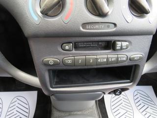TOYOTA Yaris usata 11