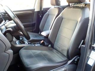 VOLKSWAGEN T-Roc usata, con USB