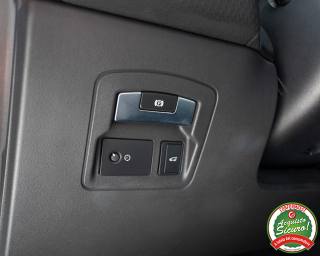 LAND ROVER Range Rover Velar usata, con Portellone posteriore elettrico