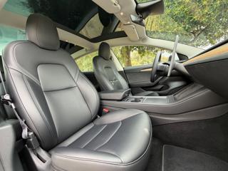 TESLA Model 3 usata, con USB