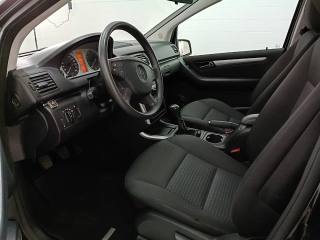 MERCEDES-BENZ B 180 usata, con Sedile posteriore sdoppiato