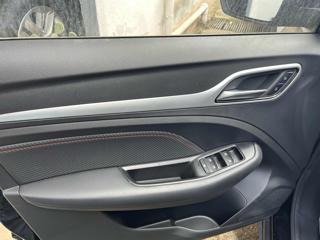MG ZS usata, con Autoradio
