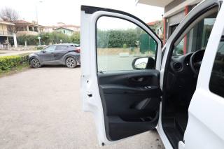 MERCEDES-BENZ Vito usata, con Streaming musicale integrato