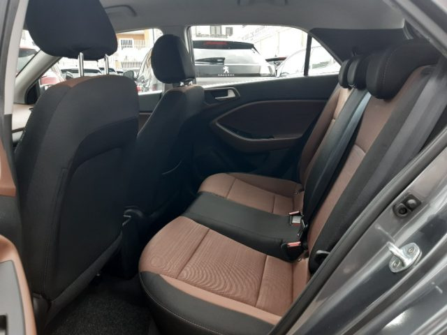HYUNDAI i20 usata, con Volante multifunzione