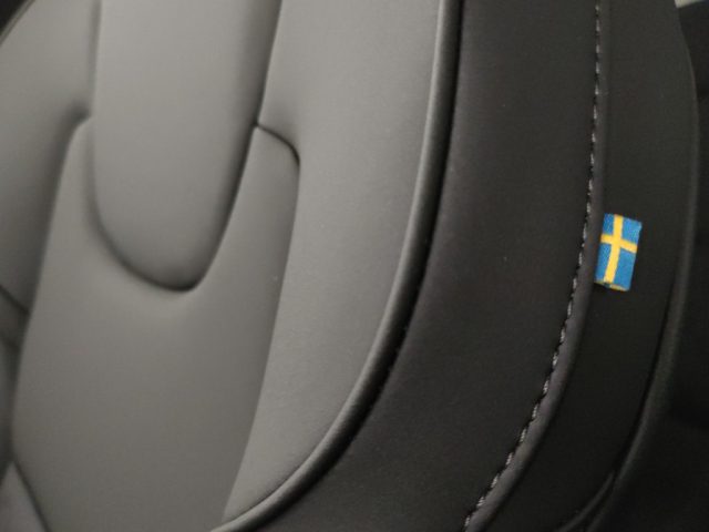 VOLVO XC60 usata, con Volante in pelle