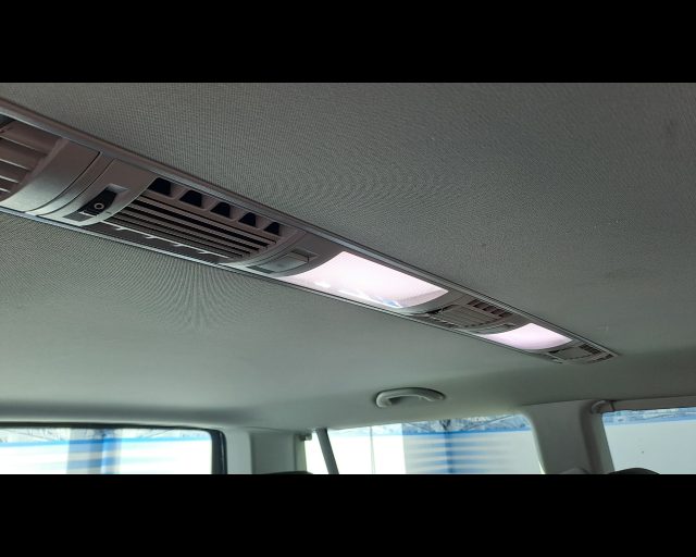 VOLKSWAGEN T6 Caravelle usata, con Sensori di parcheggio posteriori