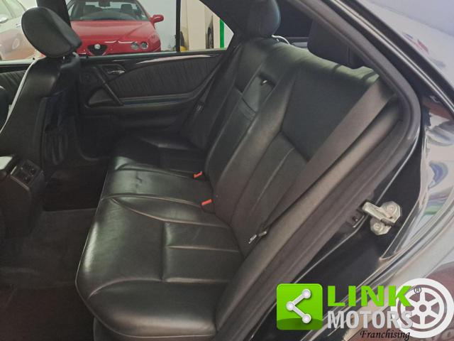 MERCEDES-BENZ E 200 usata 21