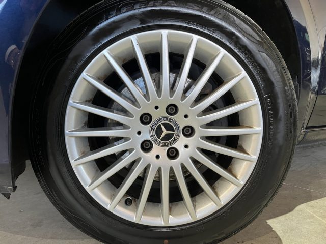 MERCEDES-BENZ V 220 usata, con Cerchi in lega