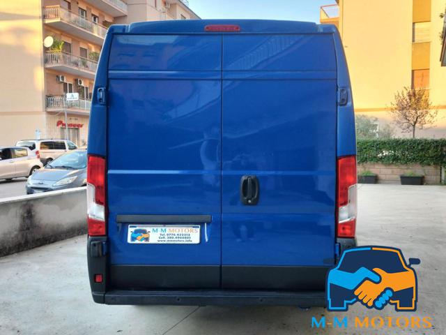 PEUGEOT Boxer usata, con Alzacristalli elettrici