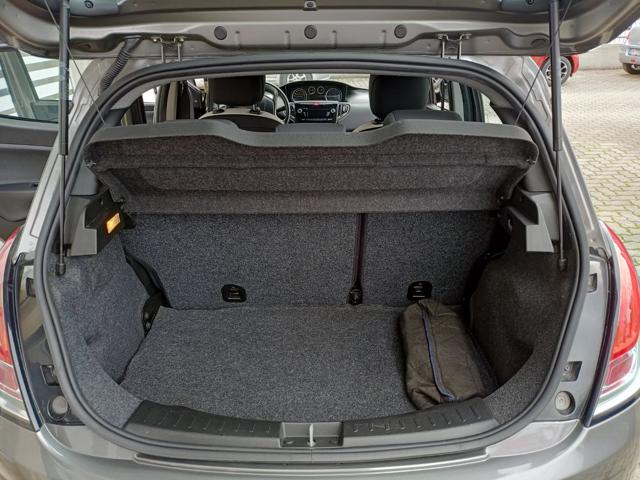 LANCIA Ypsilon usata, con Autoradio