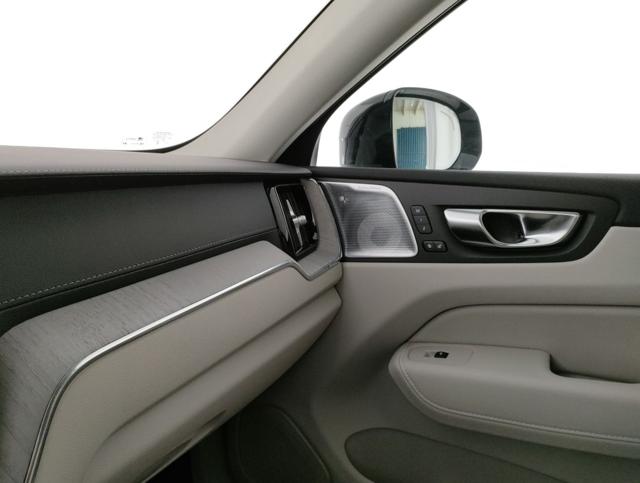 VOLVO XC60 usata, con Luci diurne LED