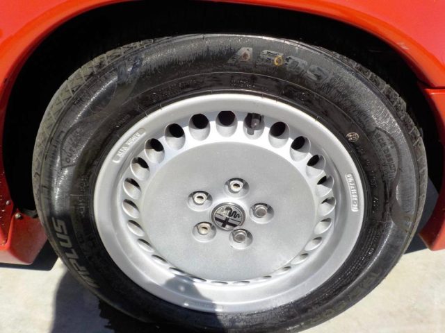 ALFA ROMEO 75 usata 17