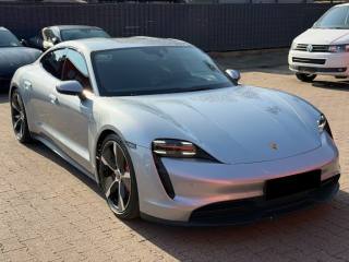 PORSCHE Taycan usata, con Airbag Passeggero