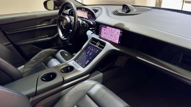 PORSCHE Taycan usata, con Lettore CD