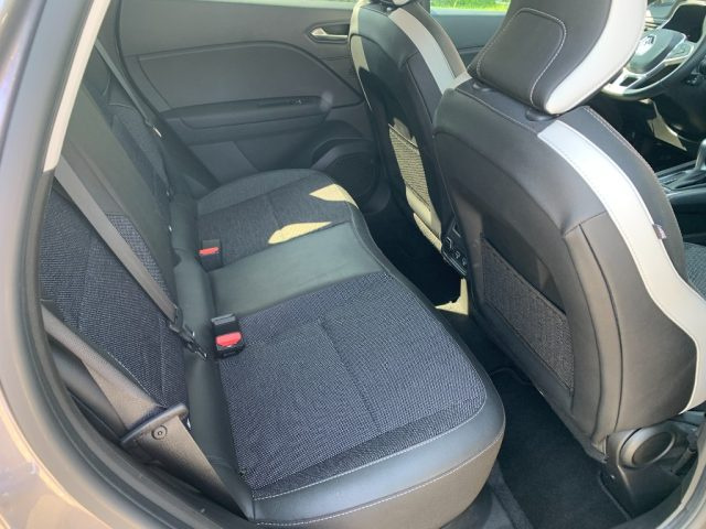 RENAULT Captur usata, con Controllo automatico clima