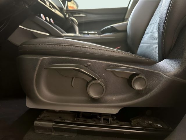 ALFA ROMEO Stelvio usata, con Sensore di pioggia