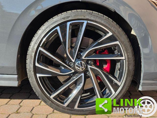 VOLKSWAGEN Golf usata, con Autoradio