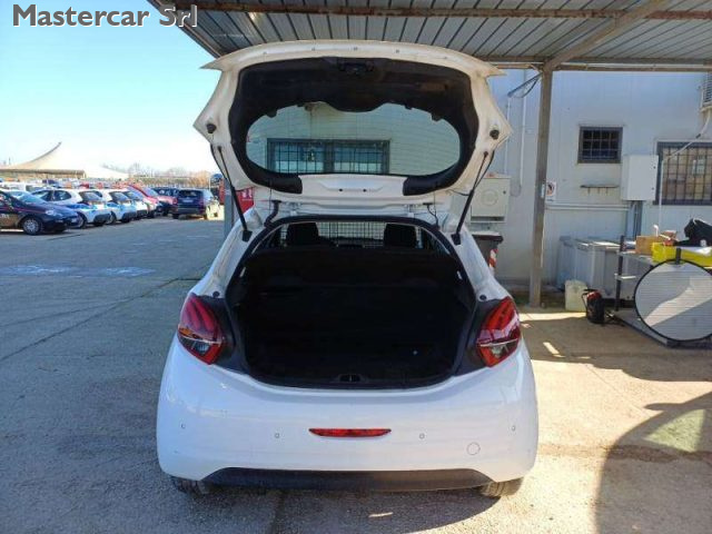 PEUGEOT 208 usata, con Boardcomputer