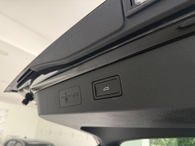 VOLKSWAGEN T-Roc usata, con Controllo automatico clima