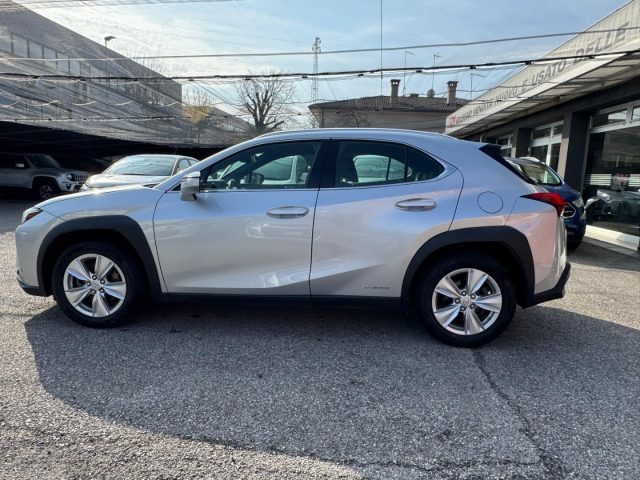 LEXUS UX 250h usata, con Climatizzatore