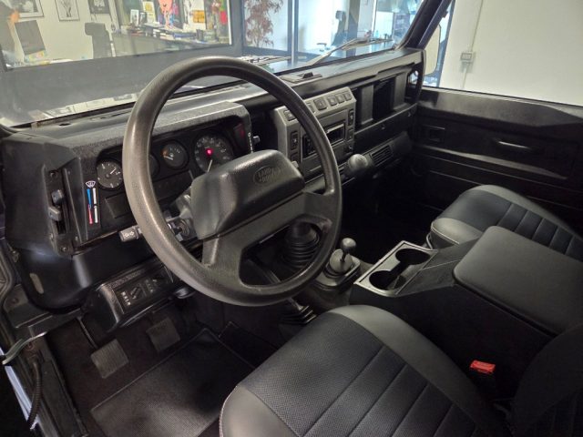 LAND ROVER Defender usata, con Climatizzatore