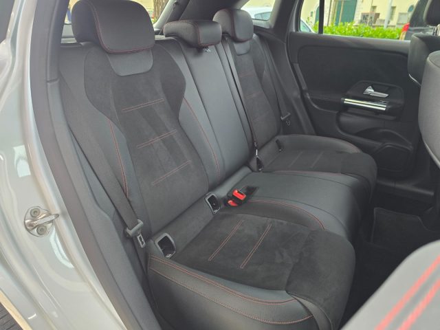 MERCEDES-BENZ GLA 200 usata, con Controllo automatico clima