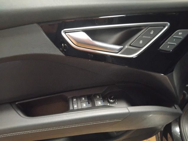 AUDI Q4 e-tron usata, con Sensori di parcheggio posteriori