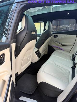 ASTON MARTIN DBX usata, con ESP
