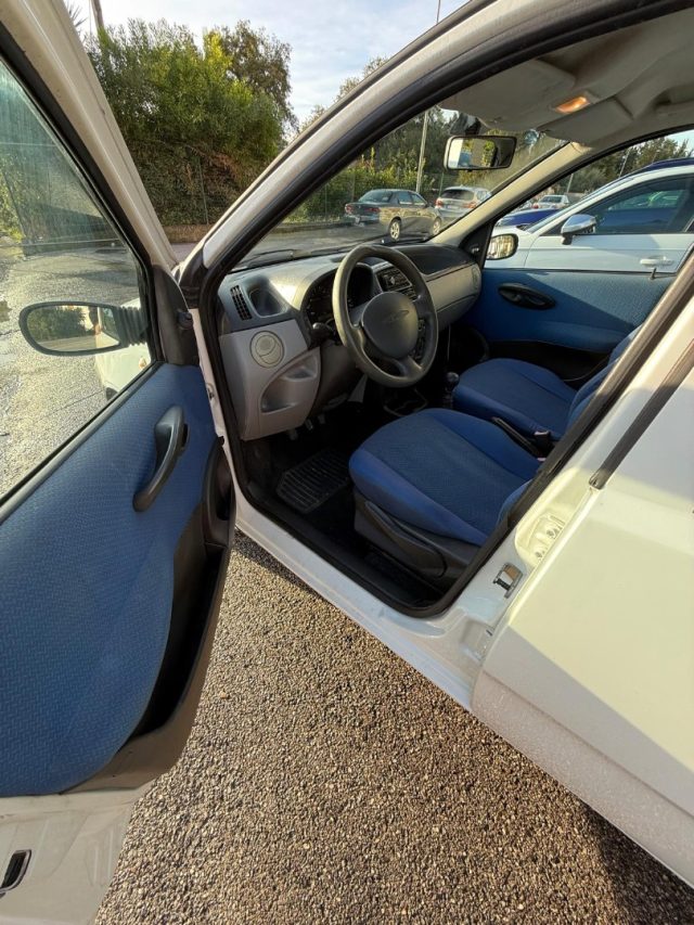 FIAT Punto usata 8