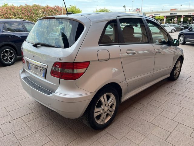 MERCEDES-BENZ B 180 usata, con Airbag laterali