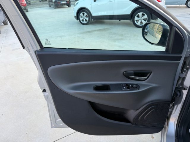 LANCIA Ypsilon usata 13