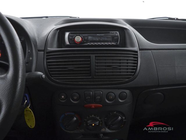 FIAT Punto usata 14