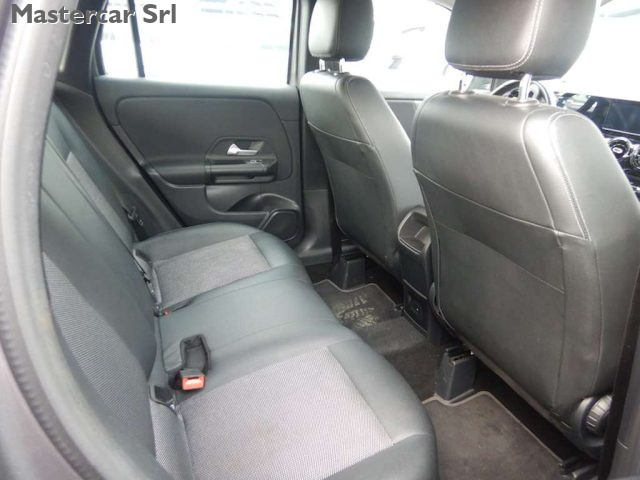 MERCEDES-BENZ GLA 200 usata 7