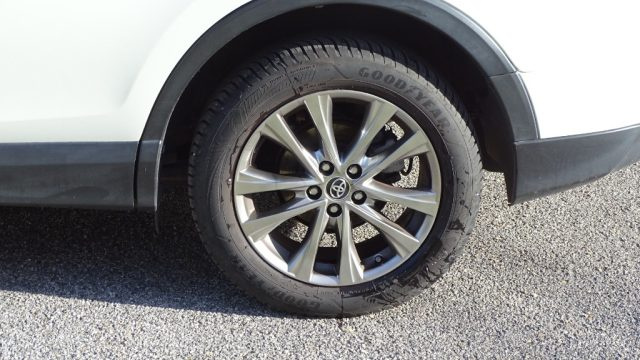 TOYOTA RAV 4 usata, con USB