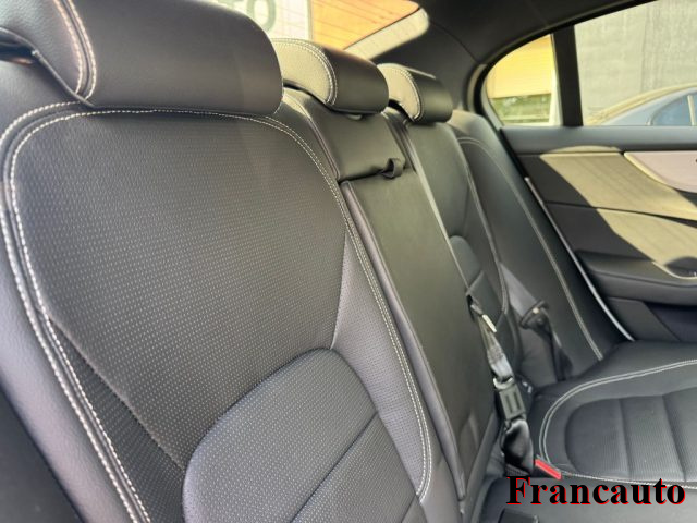 JAGUAR XE usata, con Chiusura centralizzata