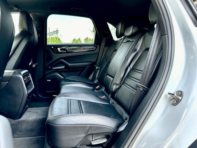 PORSCHE Cayenne usata, con Sensori di parcheggio anteriori