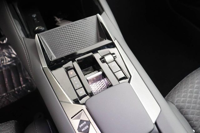 DS AUTOMOBILES DS 4 usata, con Controllo automatico clima
