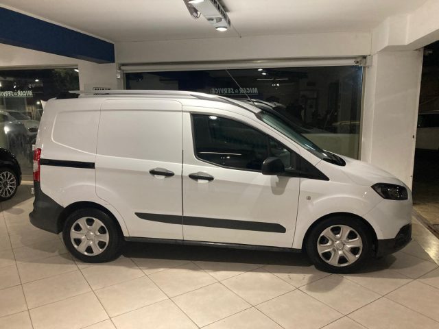 FORD Transit Courier usata, con Climatizzatore