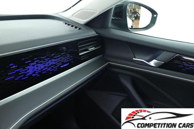 VOLKSWAGEN Passat usata, con Park Distance Control