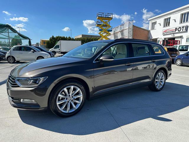 VOLKSWAGEN Passat Variant usata, con ABS