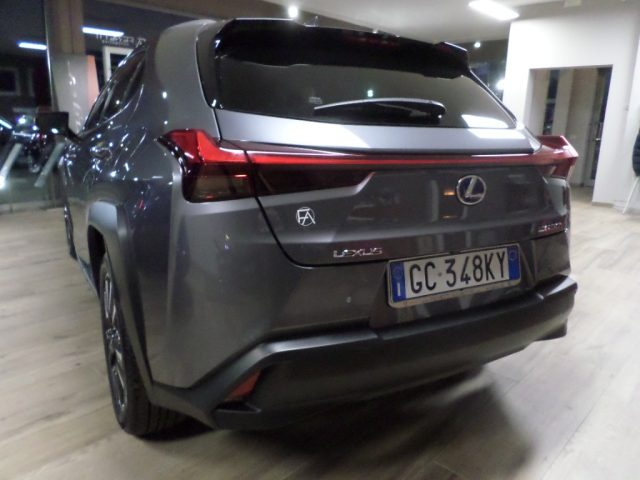 LEXUS UX 250h usata, con Cerchi in lega