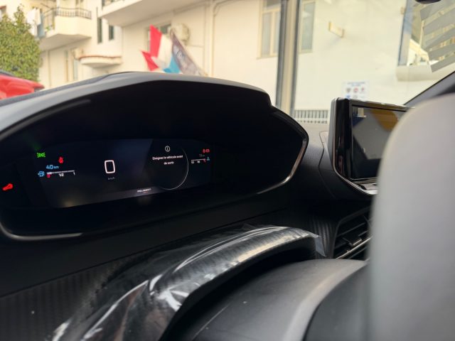 PEUGEOT 2008 usata, con Autoradio digitale
