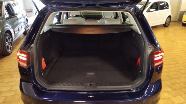 VOLKSWAGEN Passat usata, con Climatizzatore