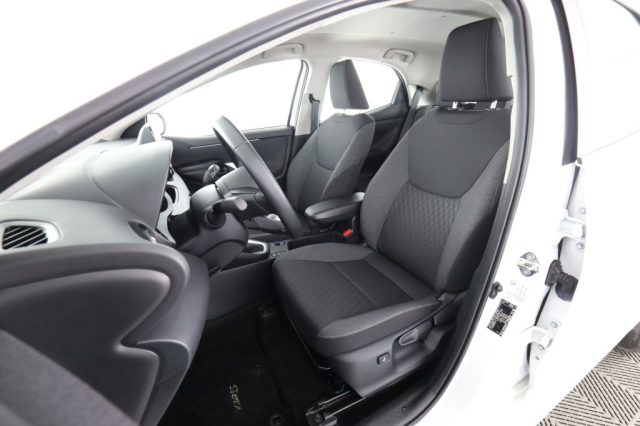 TOYOTA Yaris usata 2