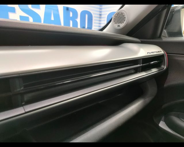 JEEP Avenger usata, con Luce d