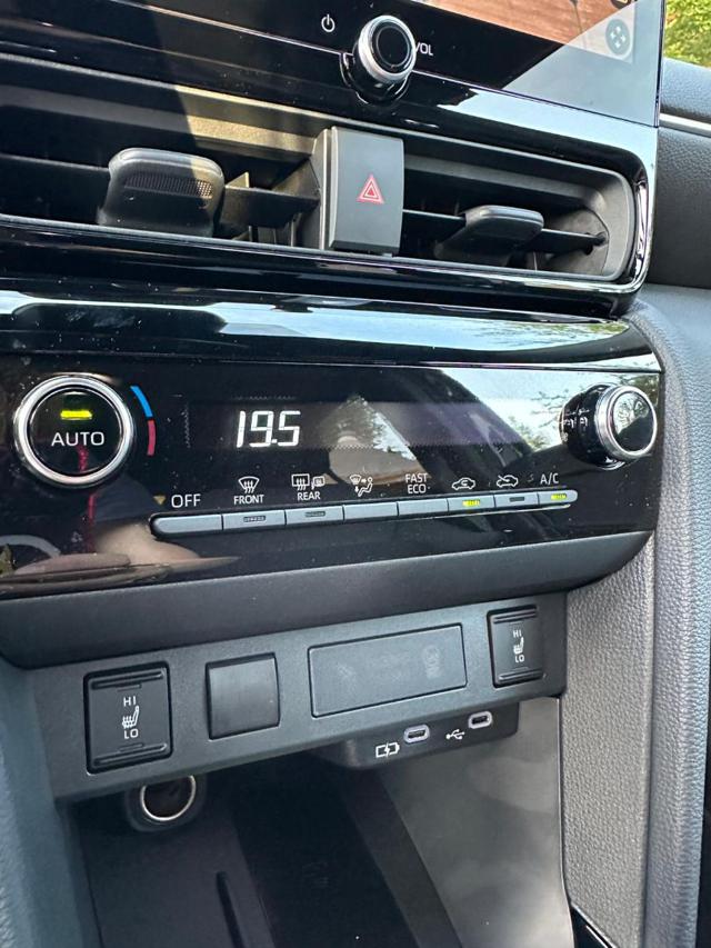 TOYOTA Yaris Cross usata, con USB