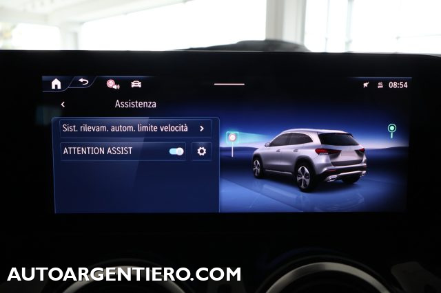 MERCEDES-BENZ GLA 180 usata, con Sistema di navigazione