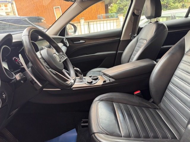 ALFA ROMEO Stelvio usata, con Fari Xenon